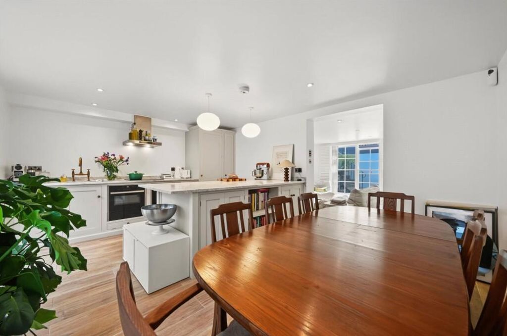 Property photo 3 of 20 Hemingford Road N1-6-New1.Jpg