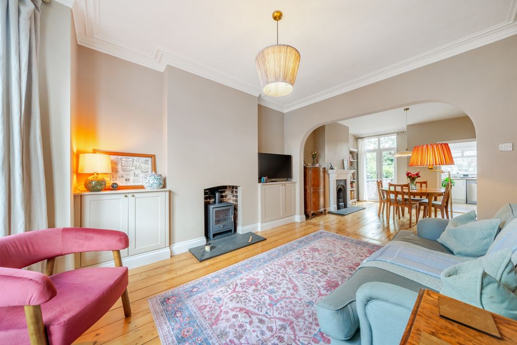 Property photo 3 of 11 14 Massey Road Ewemove Sale