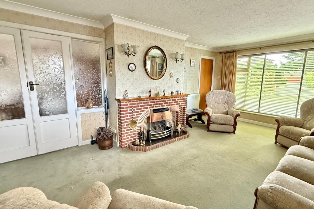 Property photo 3 of 17 Gallery