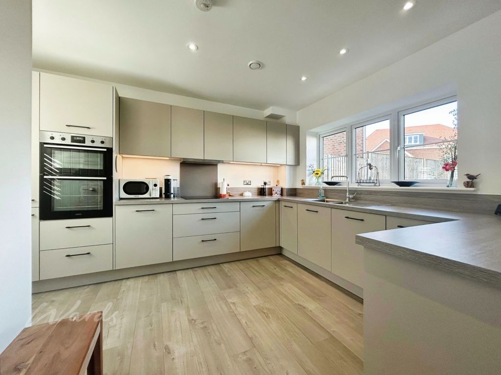 Property photo 2 of 13 c9d570F2-Kitchen ...