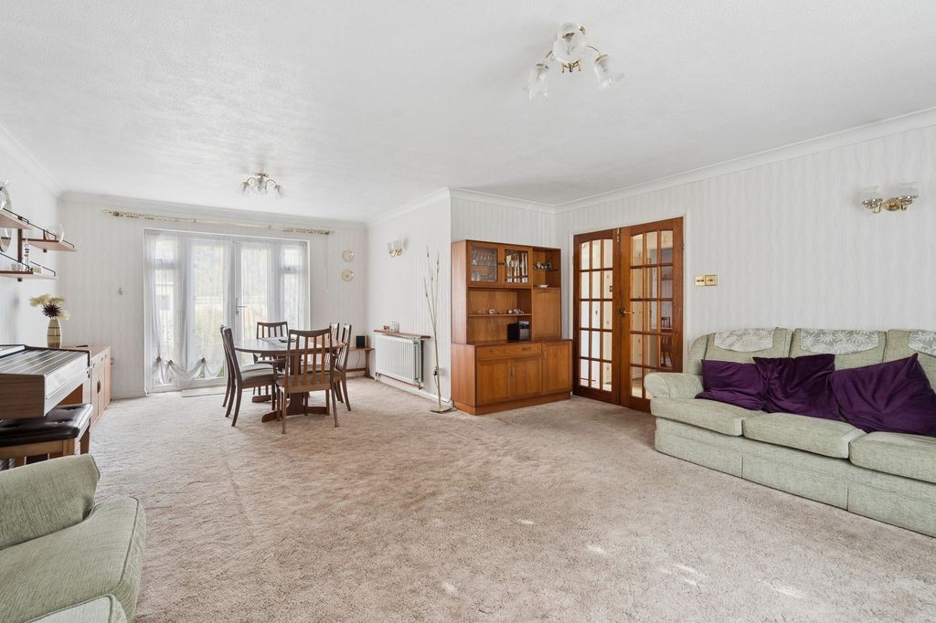 Property photo 2 of 18