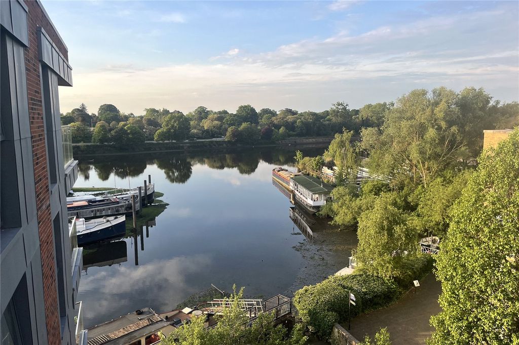 Property photo 2 of 19 Picture No. 24