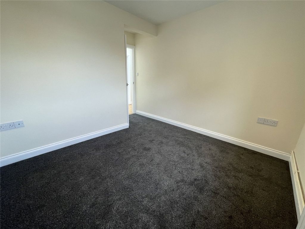 Property photo 3 of 7 Picture No. 10