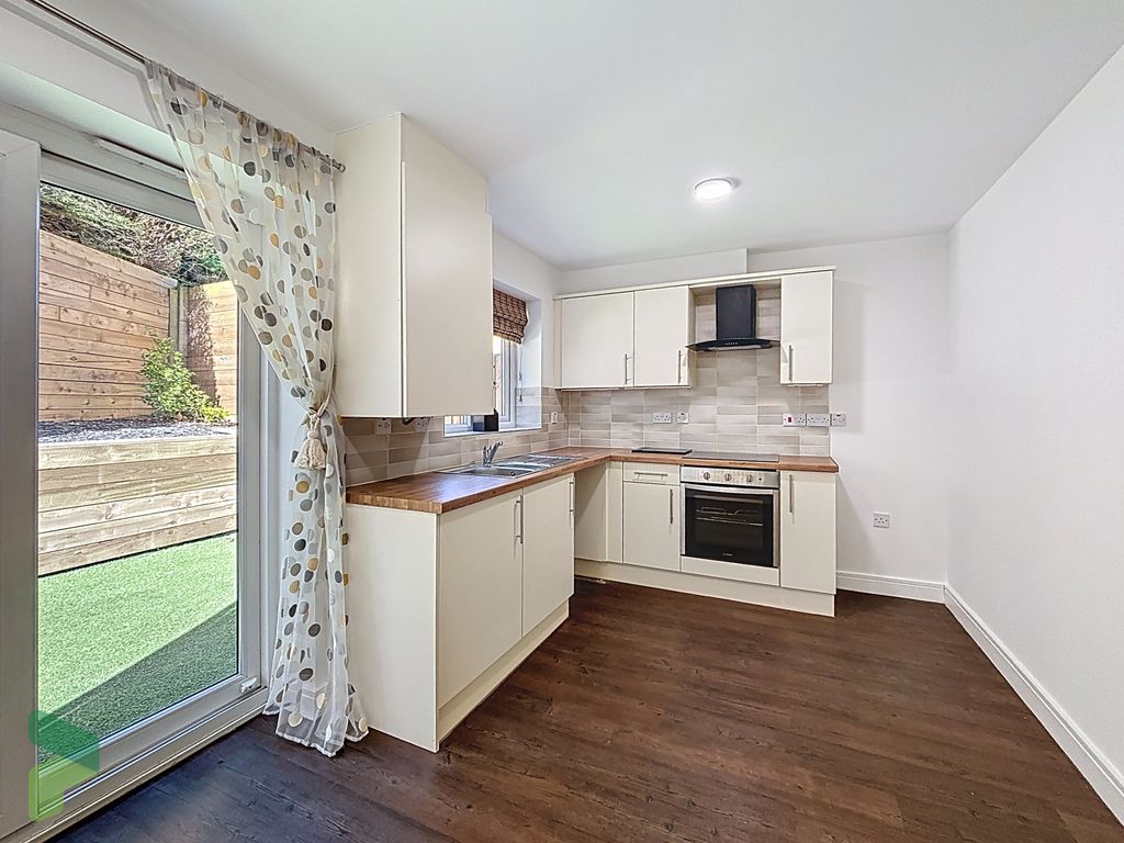 Property photo 2 of 17 Fitted Dining Kitchen