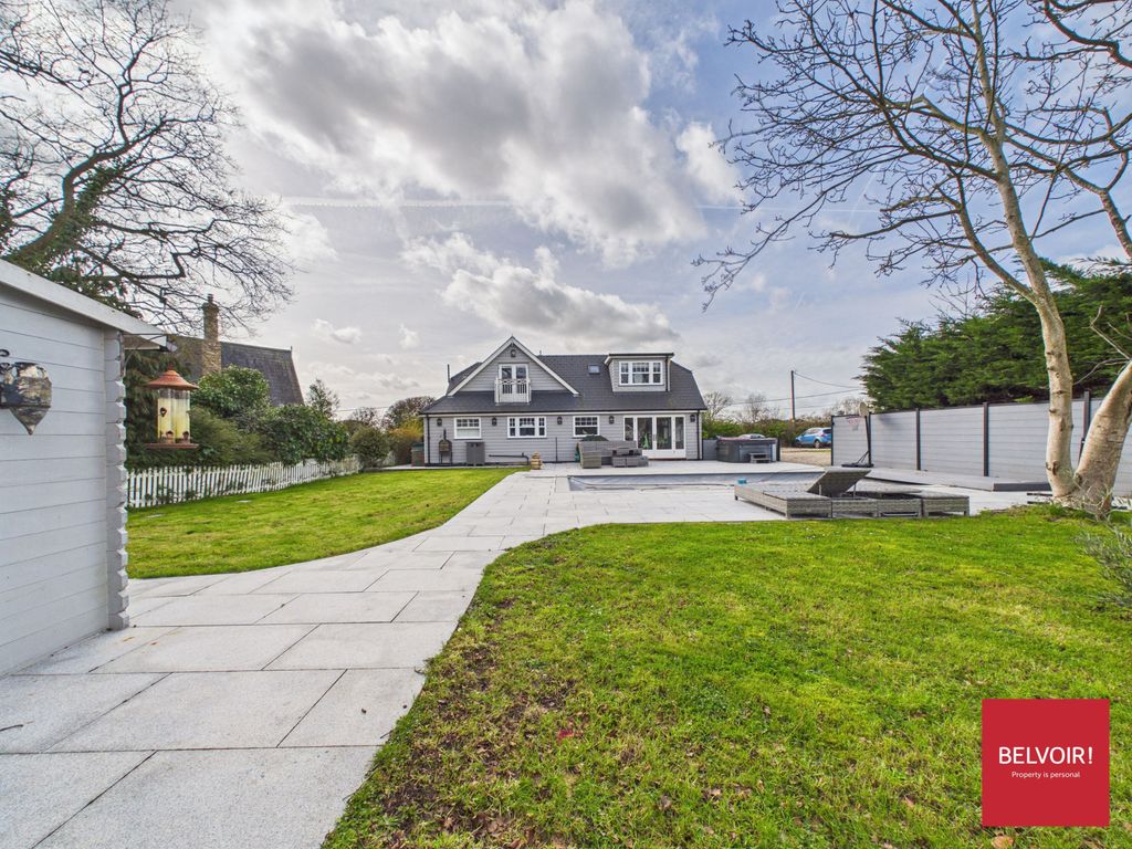 Property photo 1 of 32