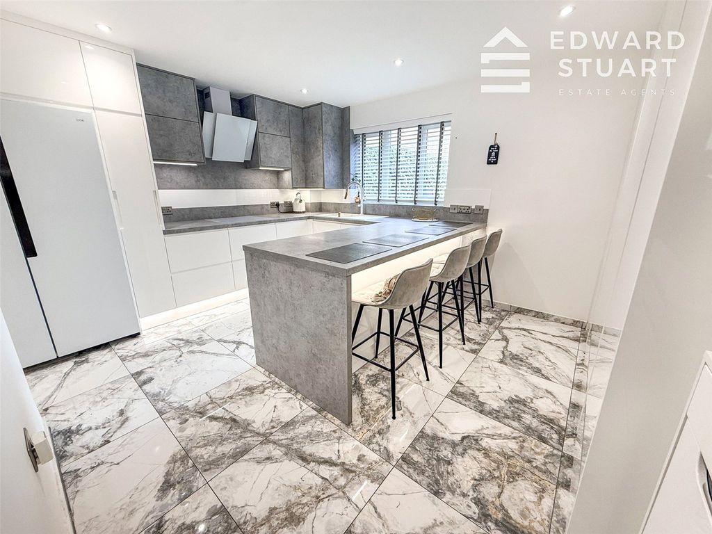 Property photo 1 of 14 Picture No. 08