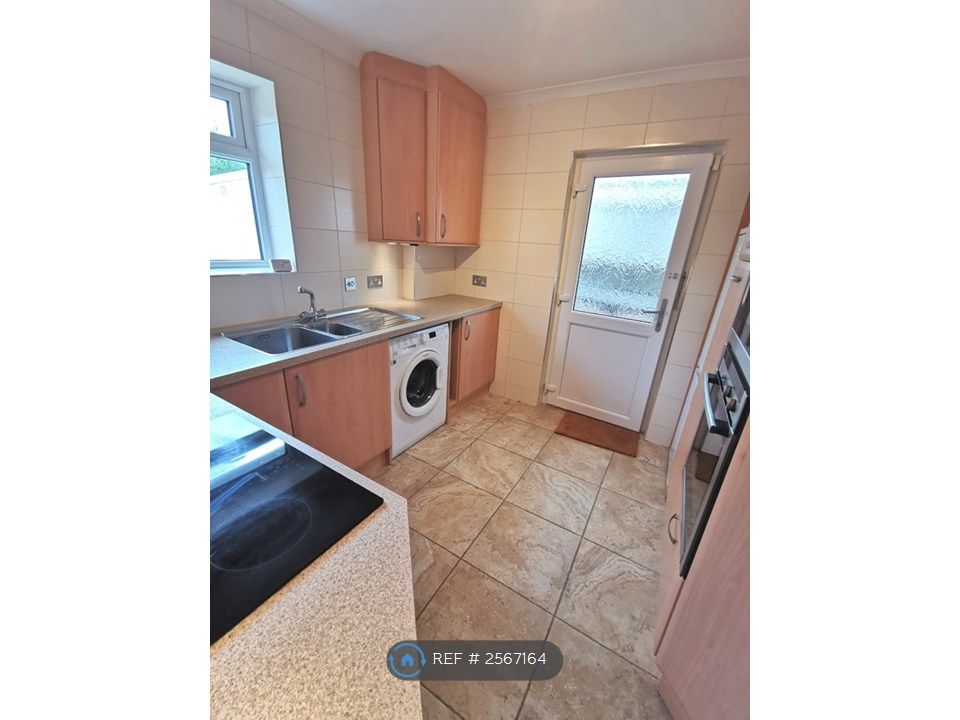 Property photo 3 of 13 Kitchen