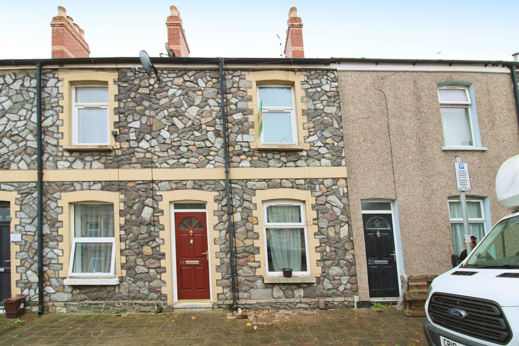 Property photo 1 of 17