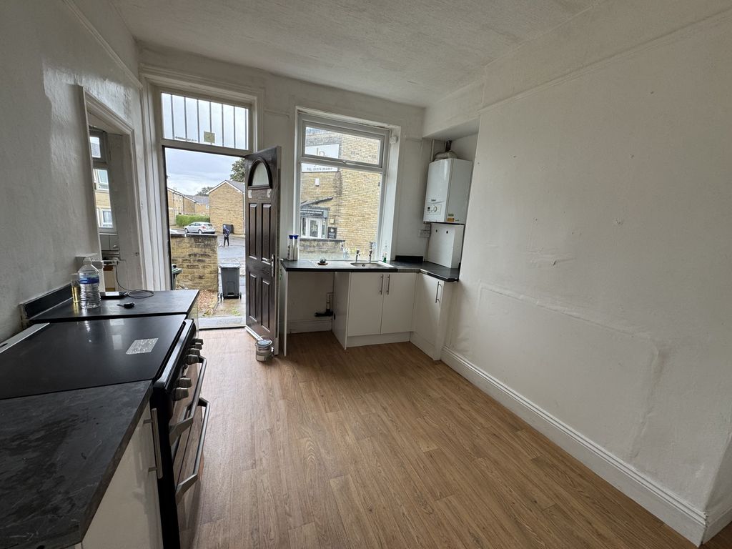 Property photo 3 of 28