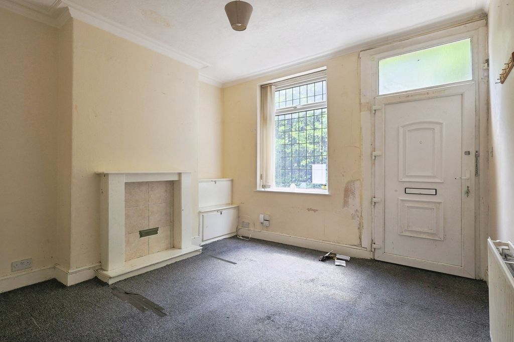 Property photo 2 of 17 Photo