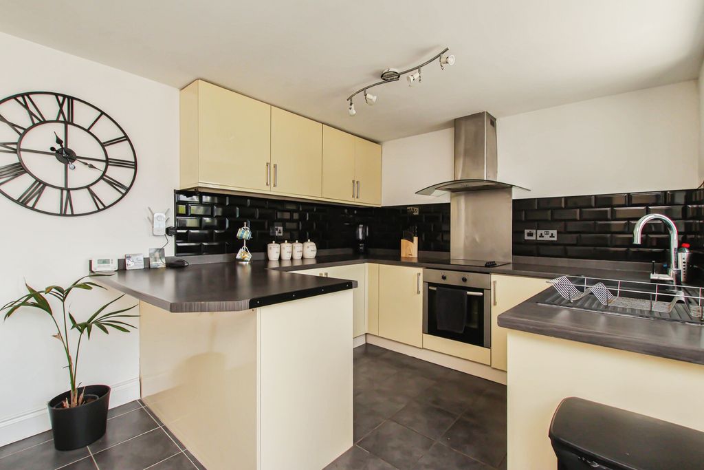 Property photo 2 of 15 Photography