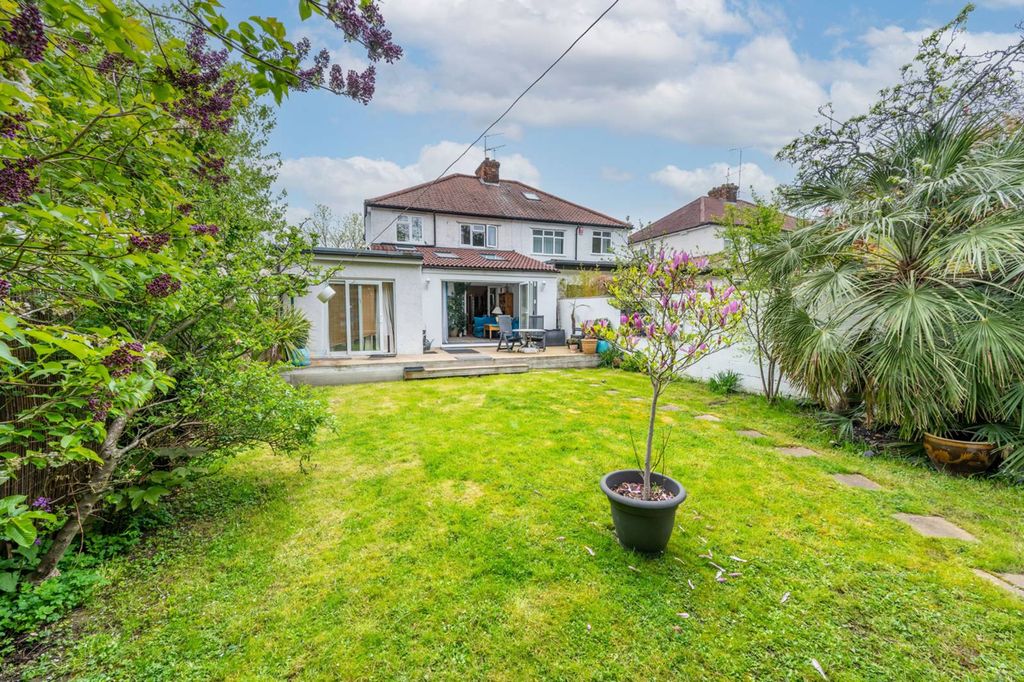 Property photo 3 of 19
