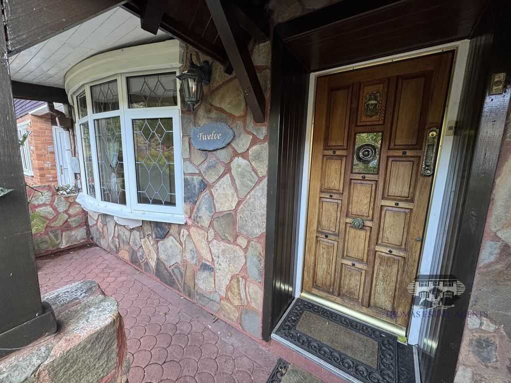Property photo 2 of 20 Outside