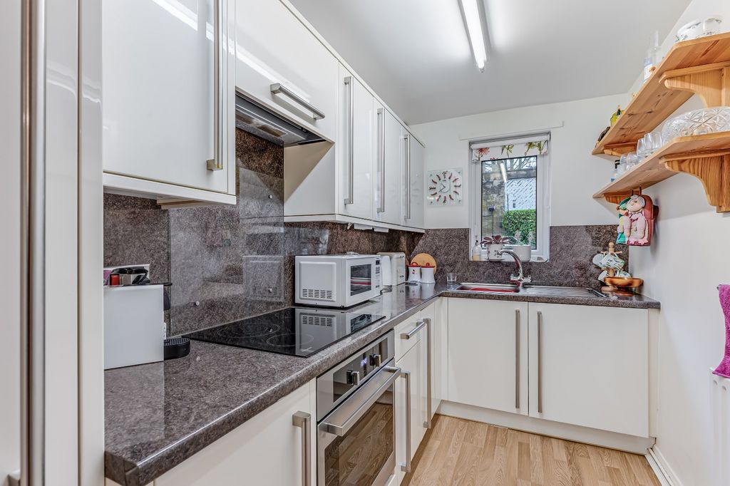 Property photo 2 of 17 Picture No. 15