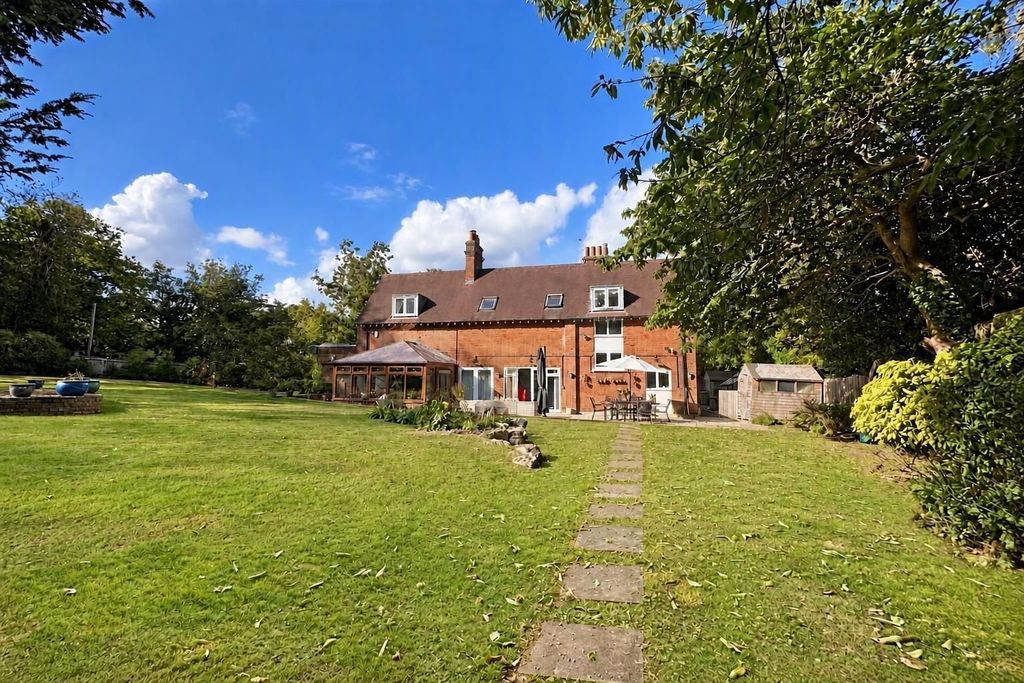Property photo 1 of 22 Picture No. 35