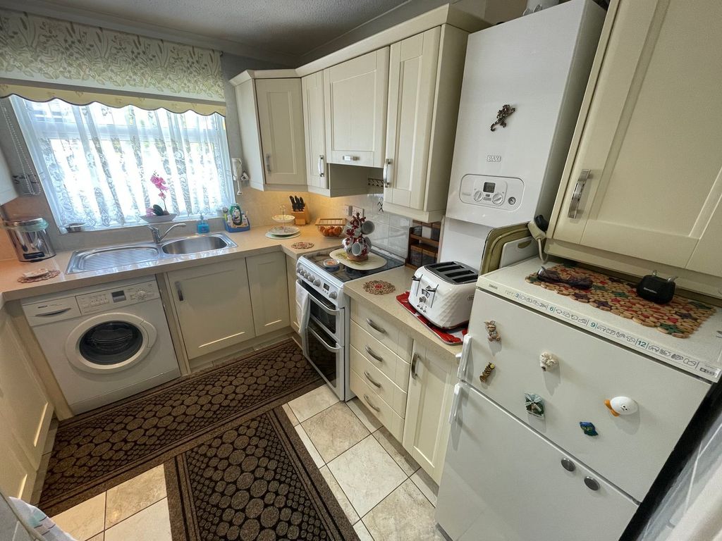 Property photo 3 of 13