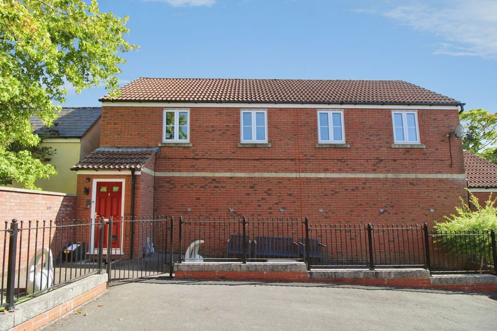 Property photo 1 of 11
