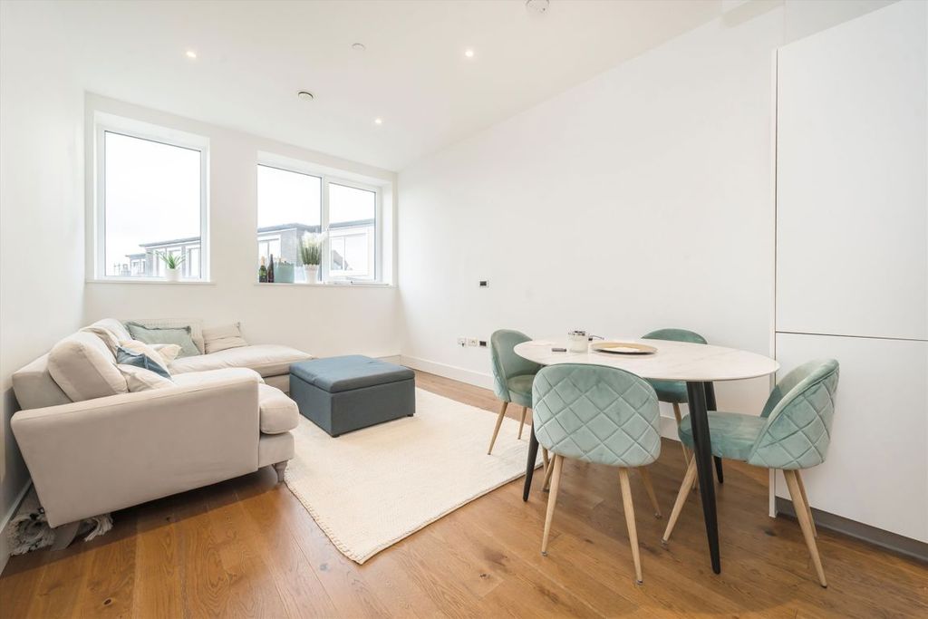 Property photo 3 of 5