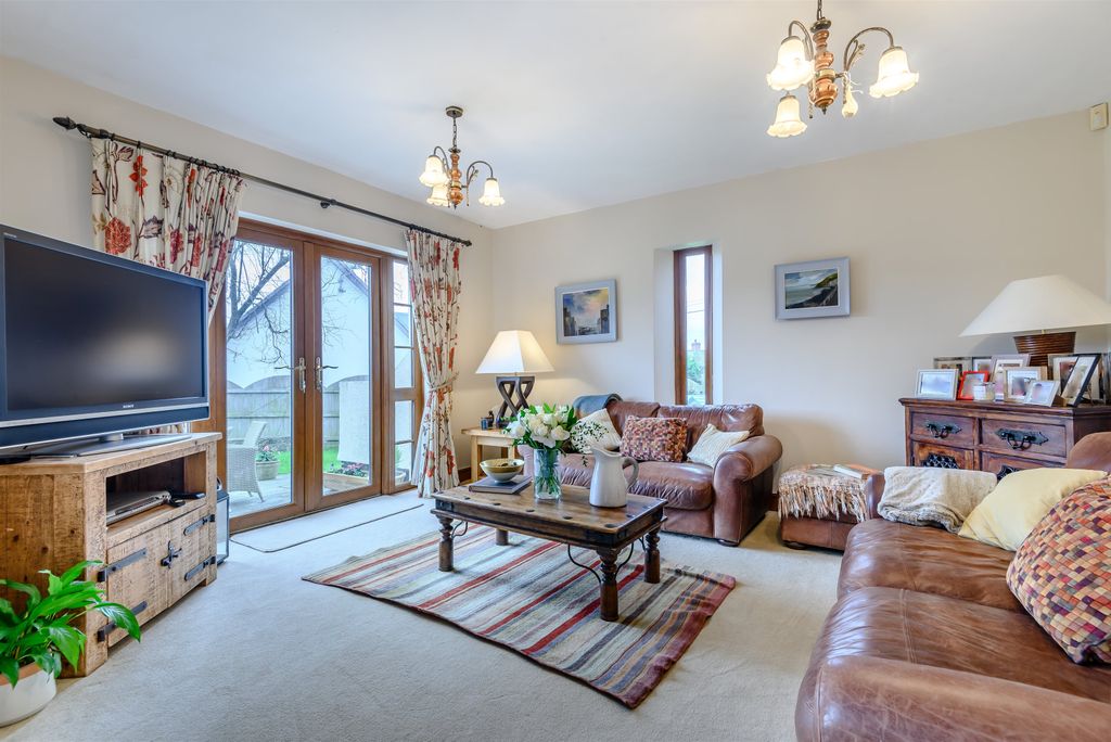 Property photo 3 of 33