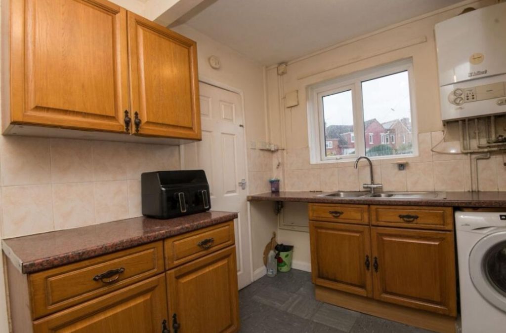 Property photo 2 of 12