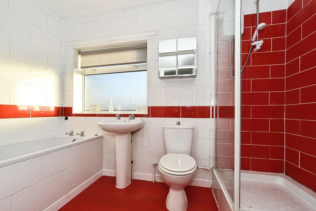 Property photo 3 of 13