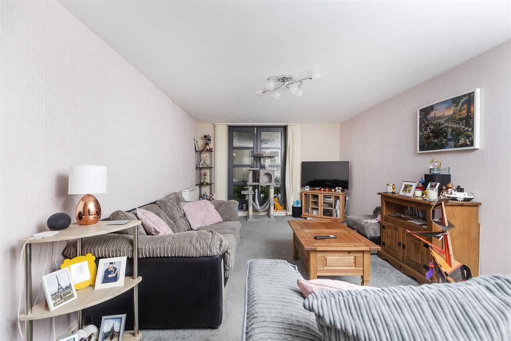 Property photo 2 of 17 Living Area