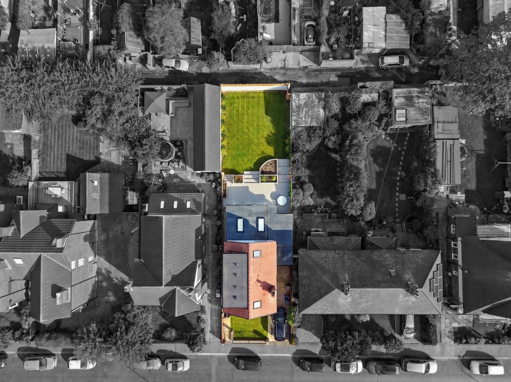 Property photo 2 of 28 Aerialboundary