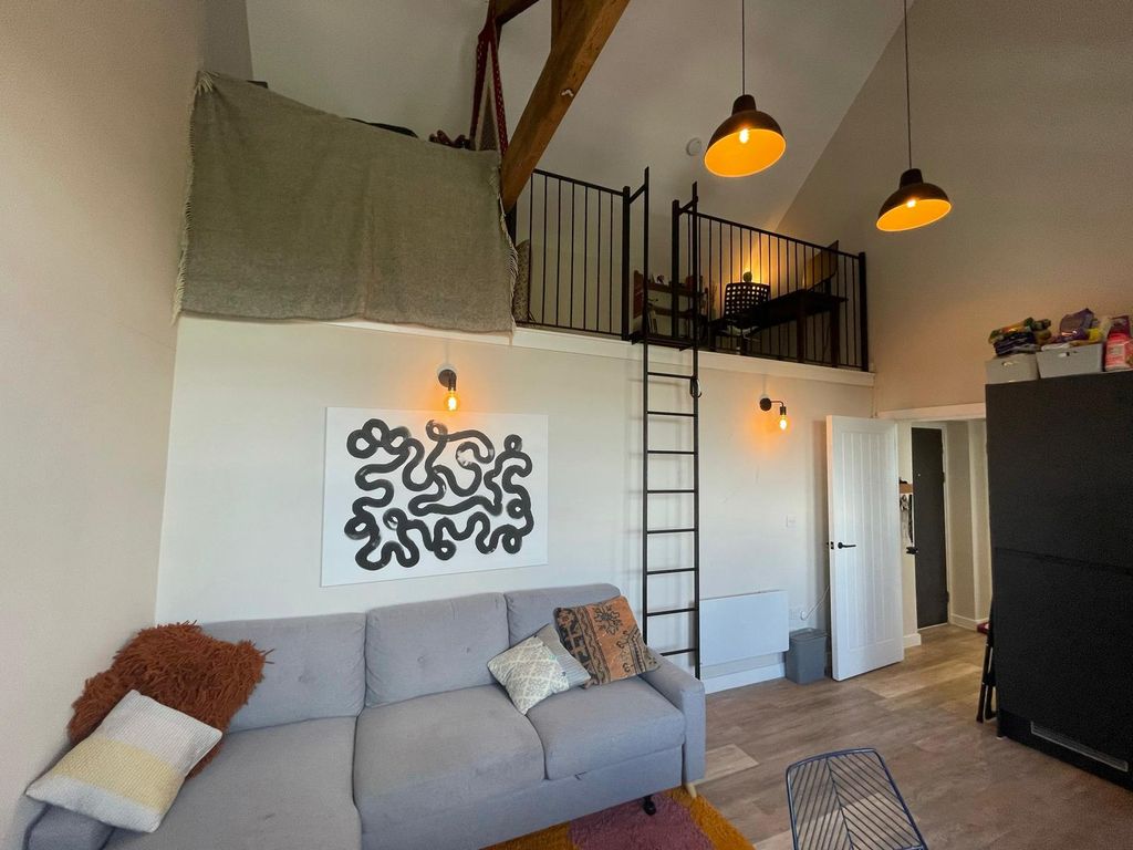 Property photo 3 of 8 Image