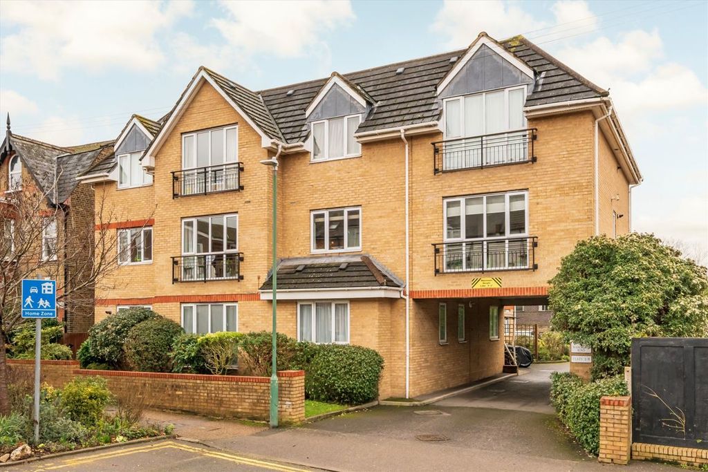 Property photo 1 of 6