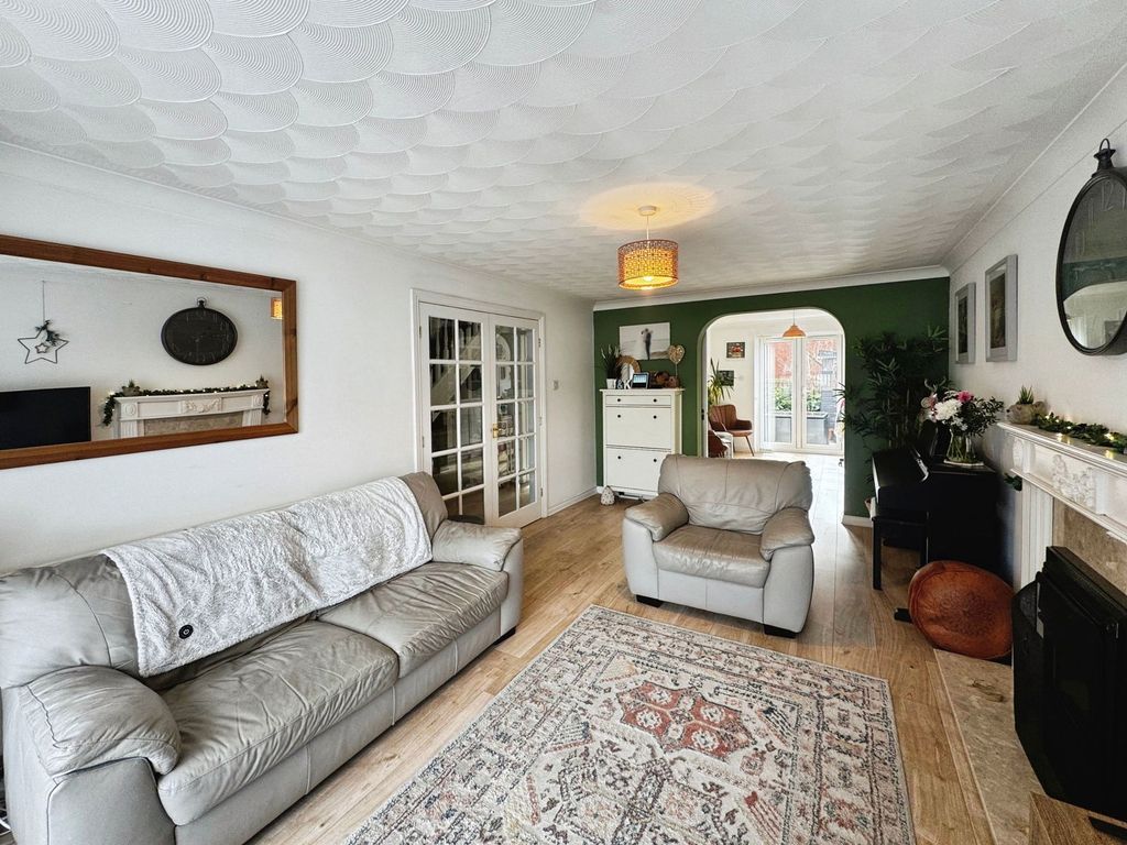 Property photo 3 of 31