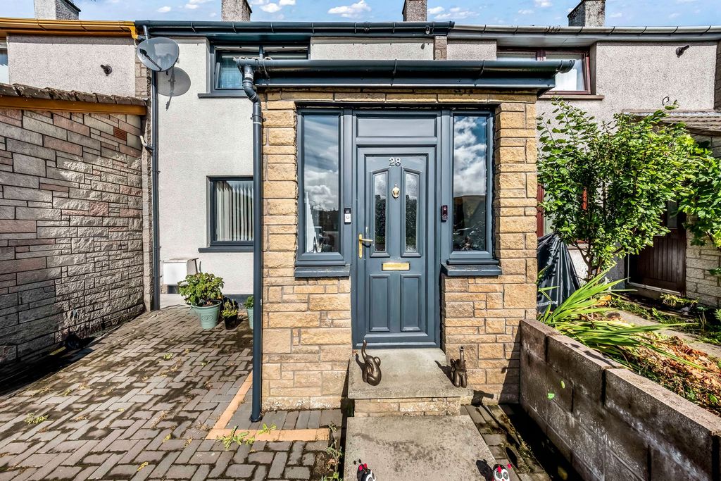 Property photo 2 of 33