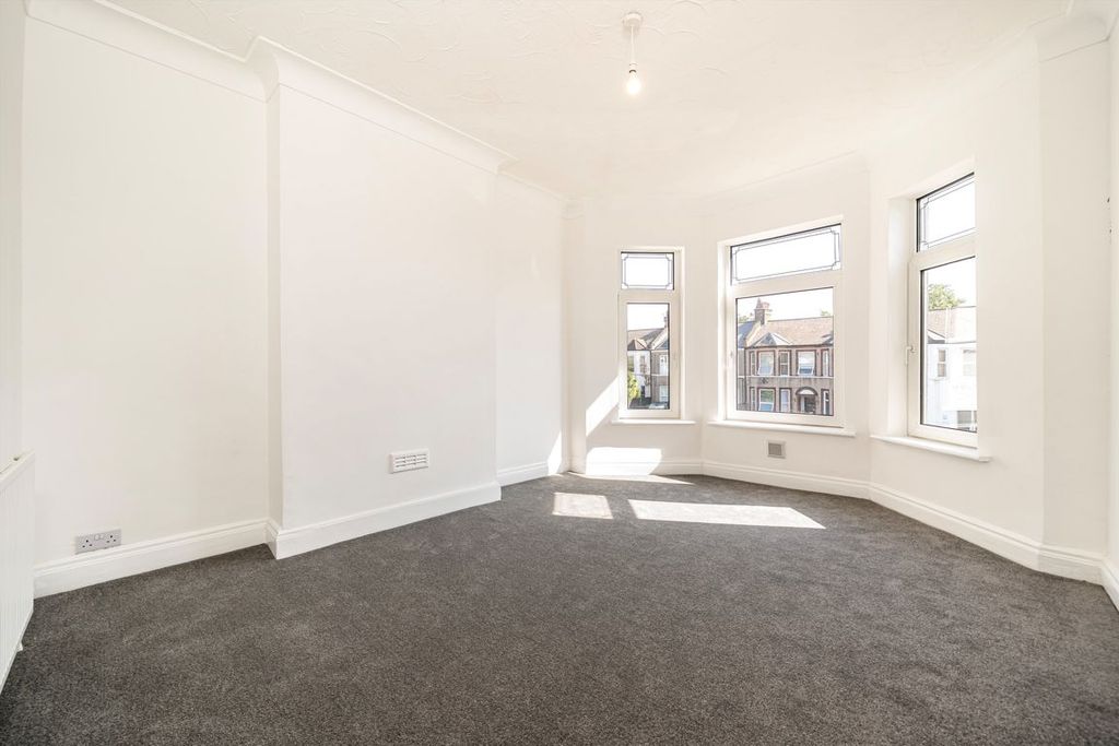 Property photo 3 of 4