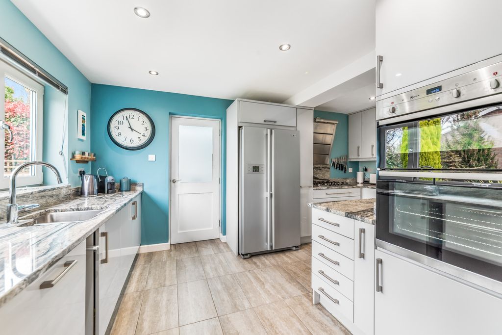 Property photo 2 of 24