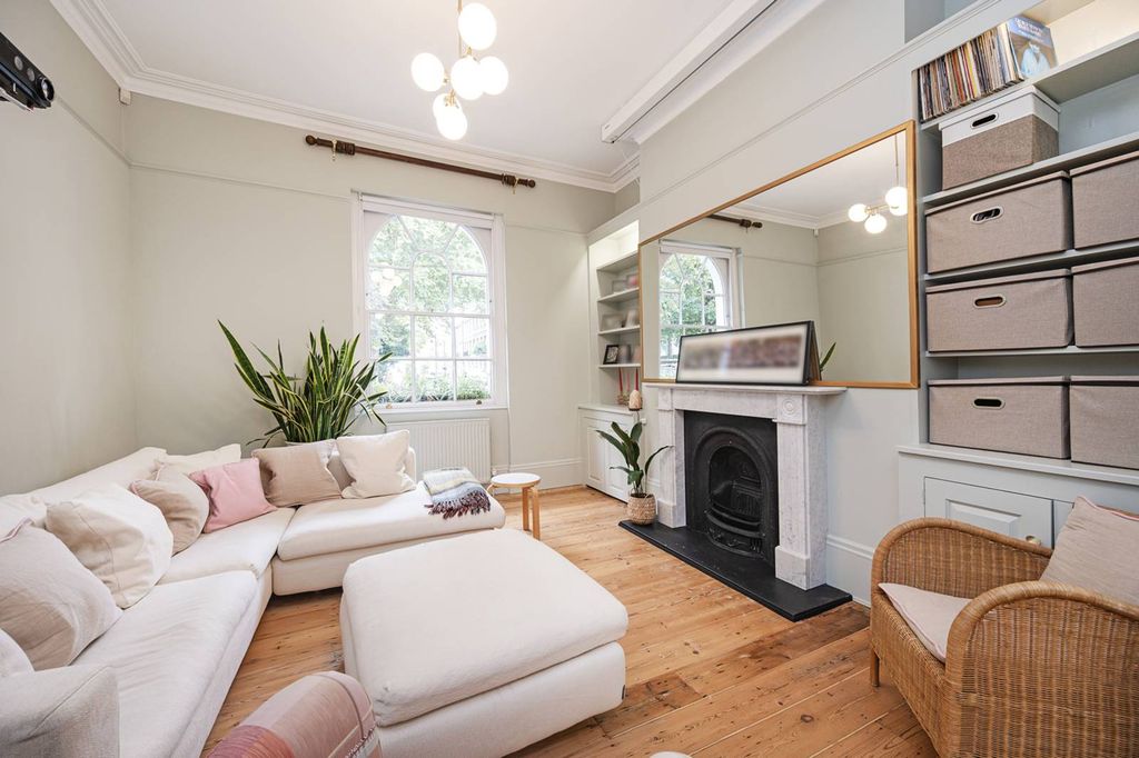 Property photo 3 of 27