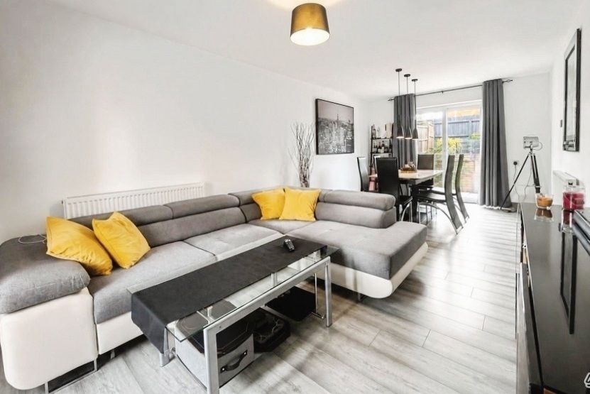 Property photo 3 of 11 Pbox-Img.Jpg