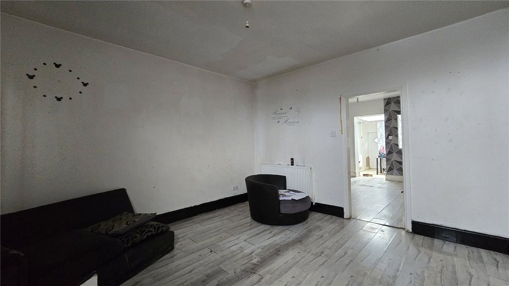 Property photo 2 of 12 Picture No. 02