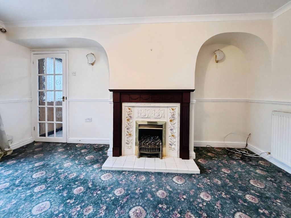 Property photo 2 of 18 4988921