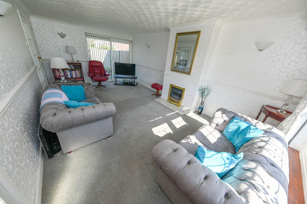 Property photo 3 of 14 Photo 9