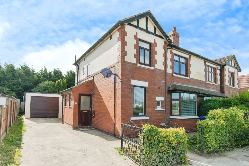 Property photo 1 of 17