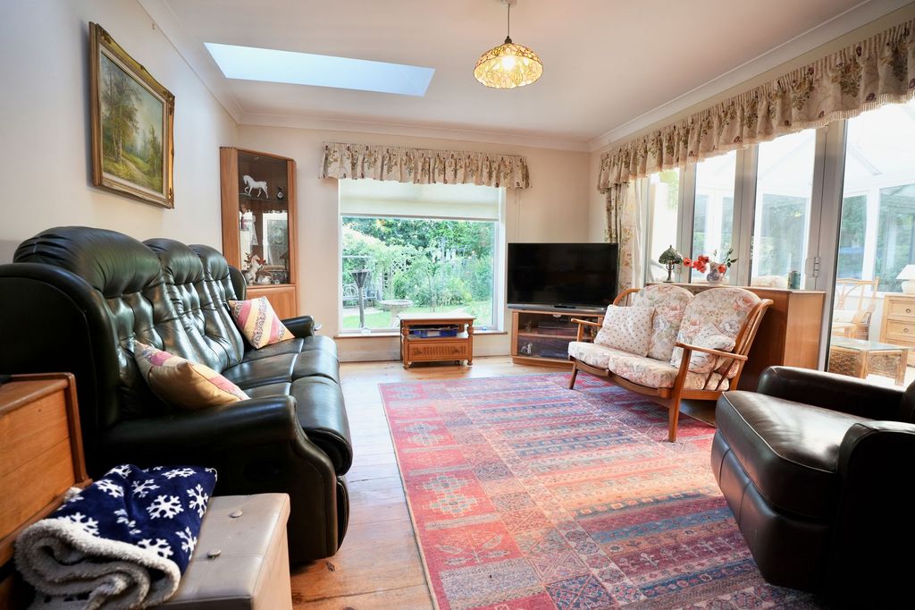 Property photo 3 of 18