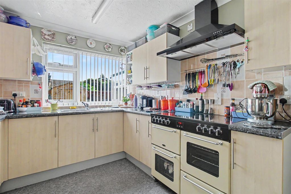Property photo 2 of 22 Kitchen
