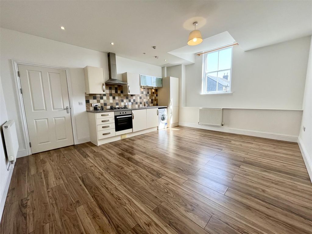 Property photo 3 of 11 Living Room.Jpeg