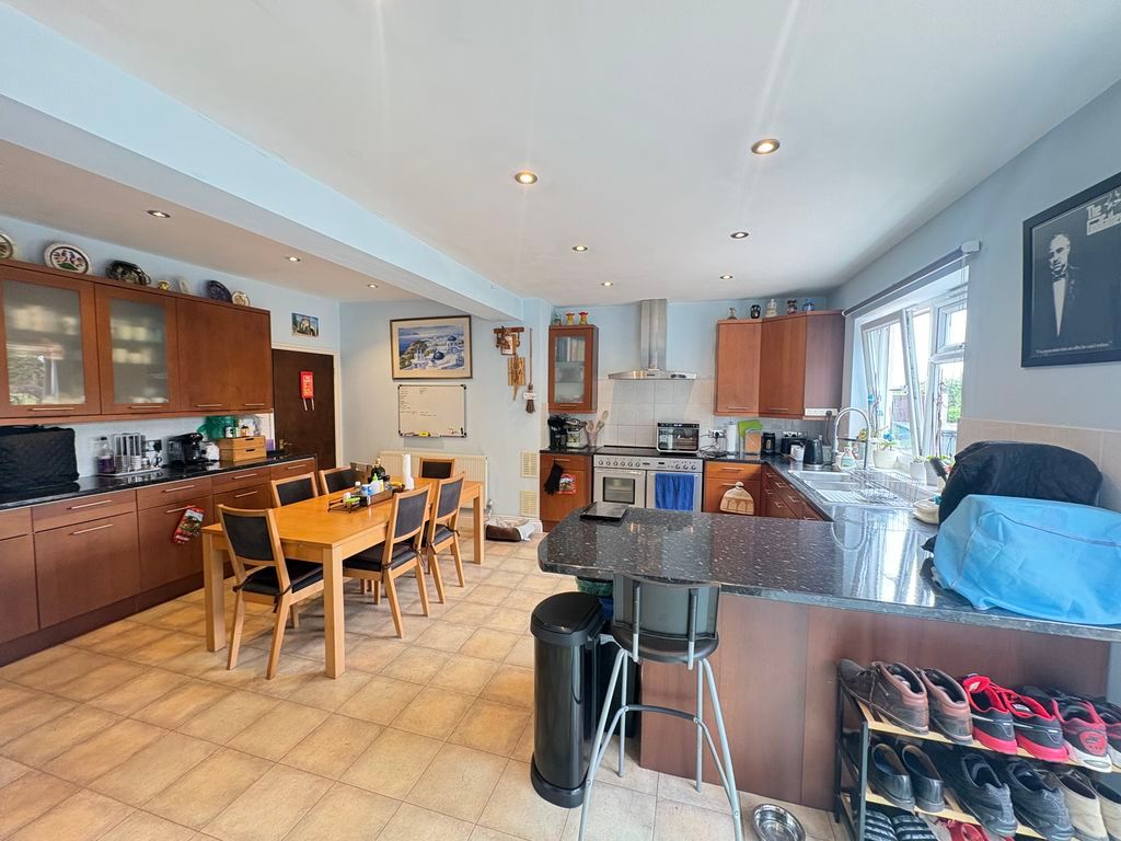 Property photo 3 of 14 Photo 11