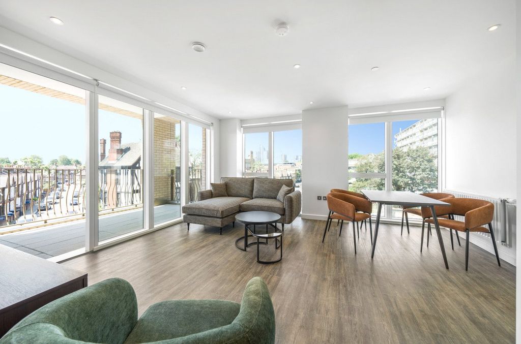 Property photo 2 of 16 Picture No. 27