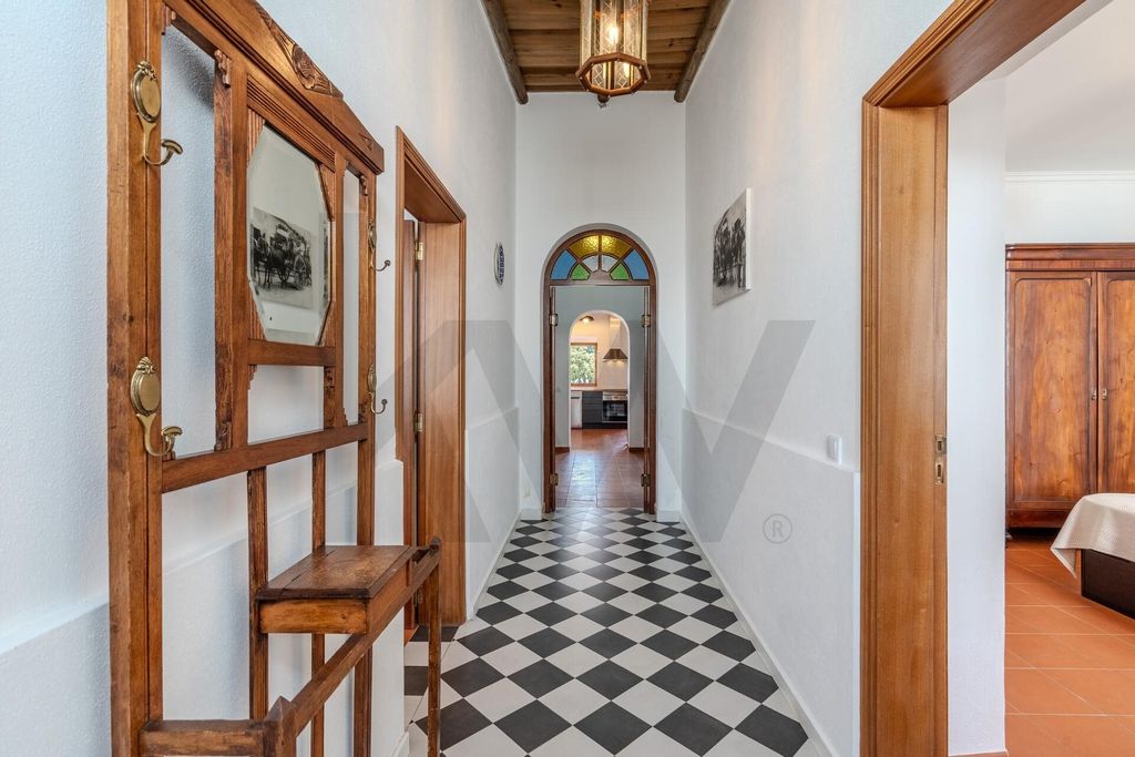 Property photo 2 of 35