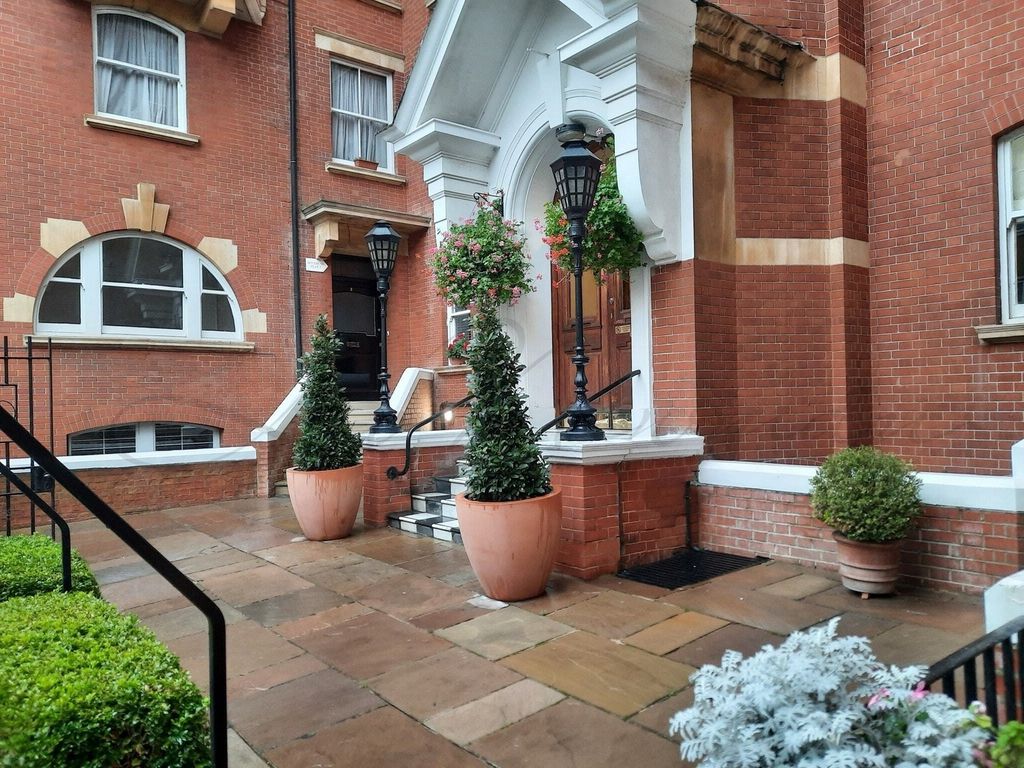 Property photo 1 of 21