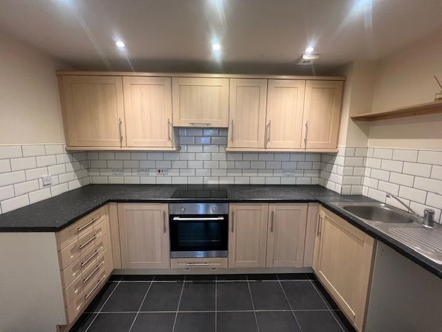 Property photo 2 of 10 Kitchen
