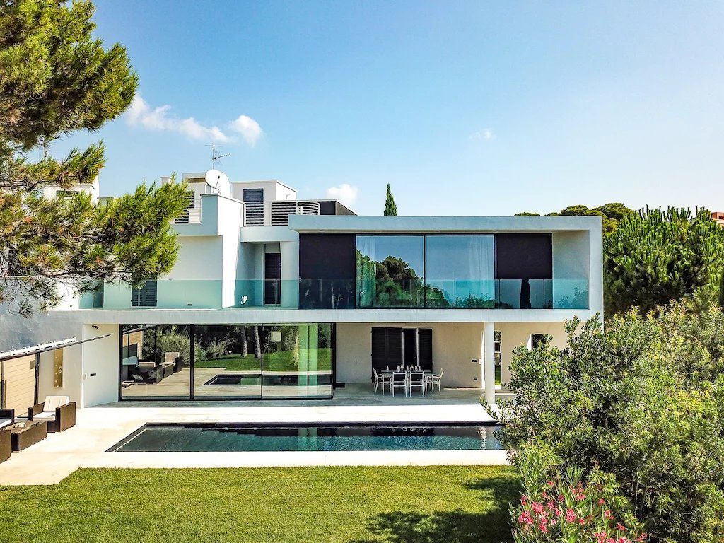 Property photo 2 of 37