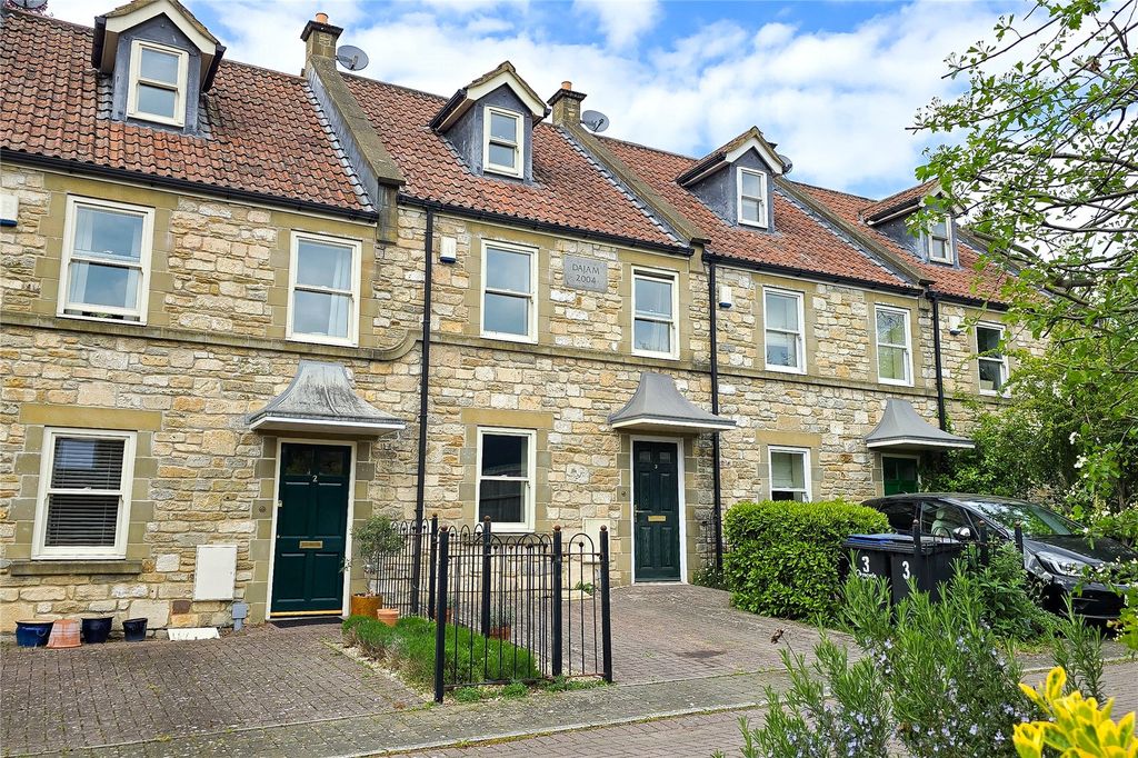 Property photo 1 of 17 External