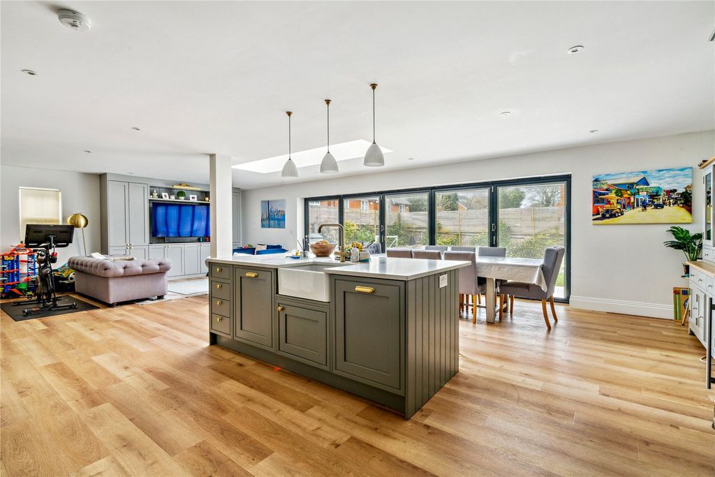 Property photo 2 of 14 Kit/Dining/Family